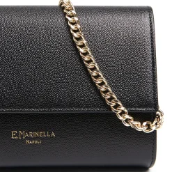 CLUTCH BAG NERA In pelle bottolata