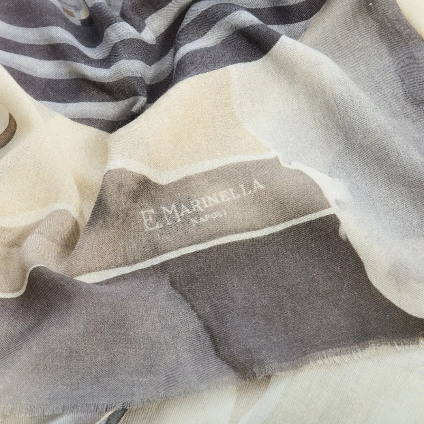 STOLA BEIGE IN CASHMERE Collezione floreale